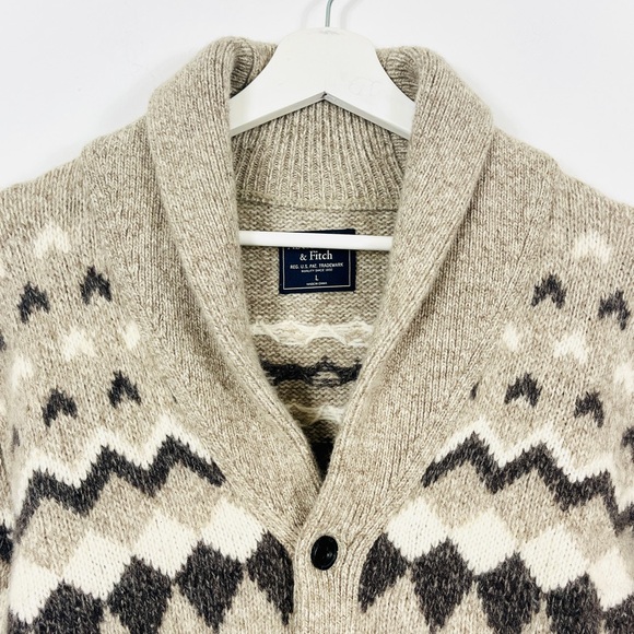 Abercrombie & Fitch Cream Jacquard Wool Cardigan - Picture 3 of 4